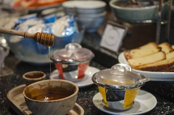 the tarntawan hotel surawong bangkok