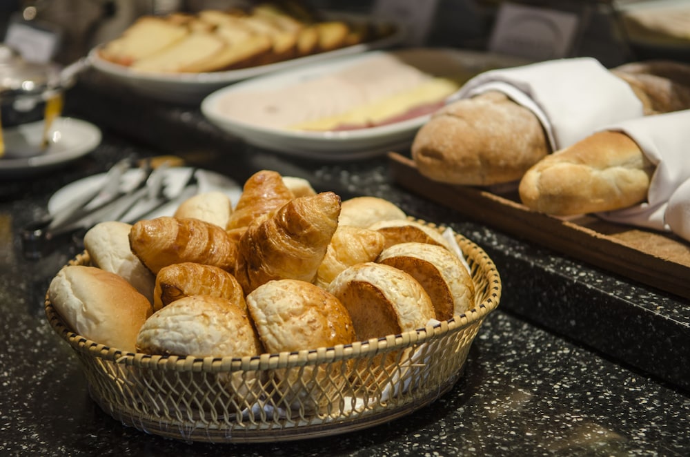 the tarntawan hotel surawong bangkok