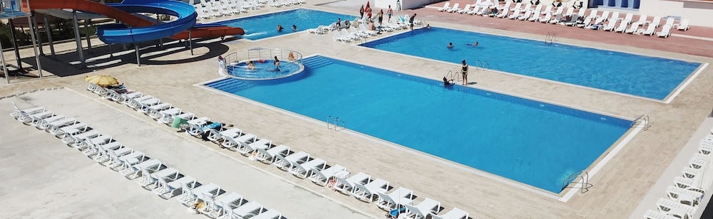 burgaz resort aquapark hotel