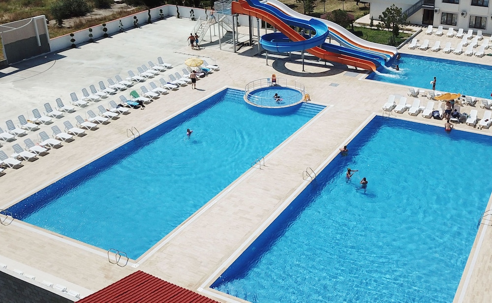burgaz resort aquapark hotel