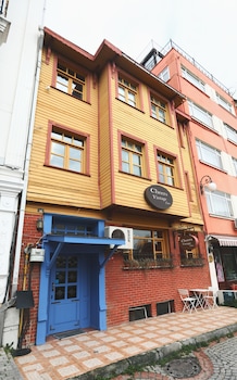 cheers vintage hostel