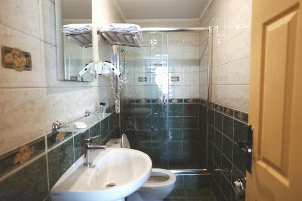 cheers vintage hostel