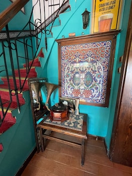 cheers vintage hostel