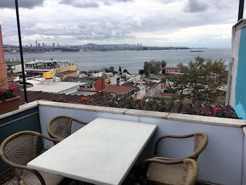 cheers vintage hostel