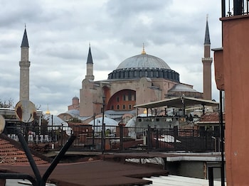 cheers vintage hostel