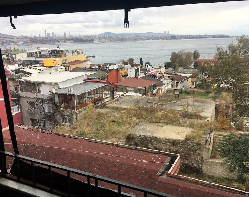 cheers vintage hostel