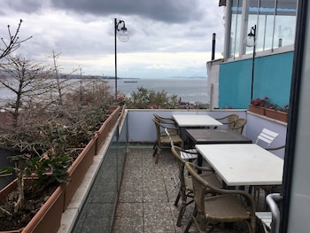 cheers vintage hostel