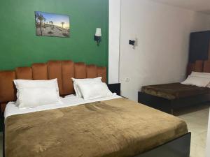 Hotel-Img