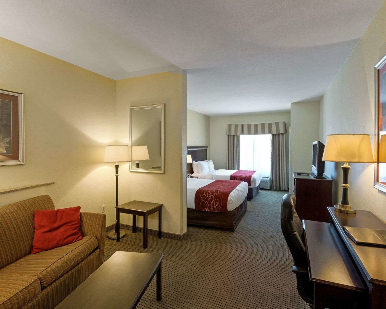 comfort suites university