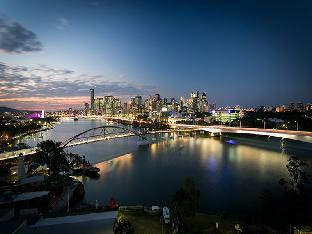 river plaza apartments