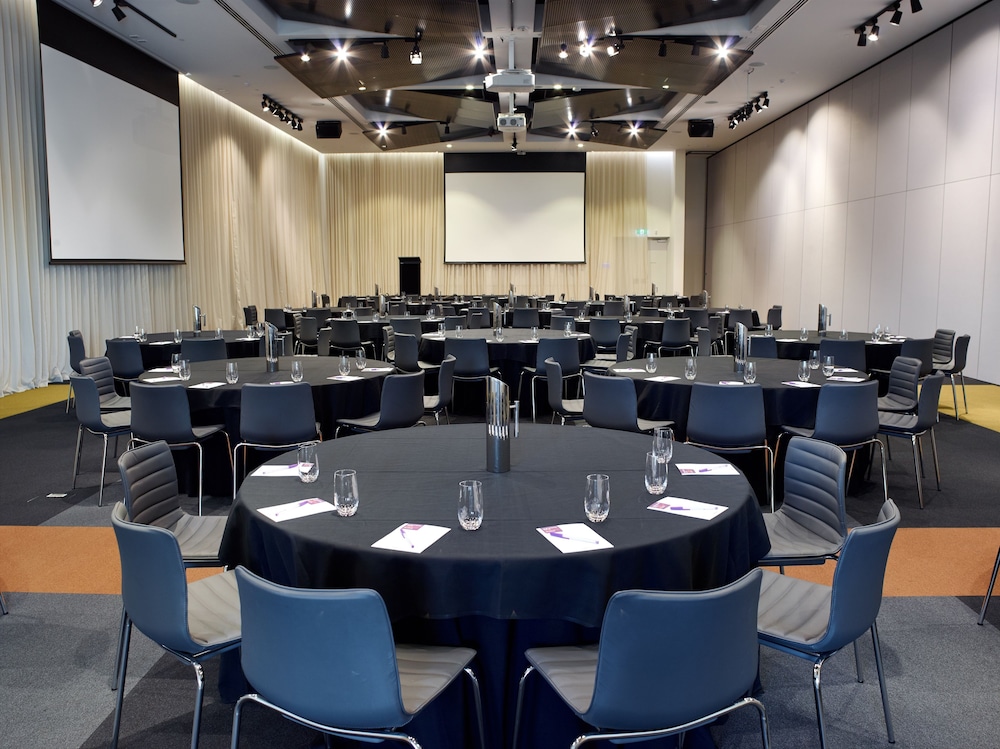 hyatt place melbourne essendon fields