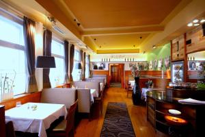 Stasta,Perchtoldsdorf>>Liesing,3 star