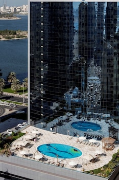 corniche hotel sharjah
