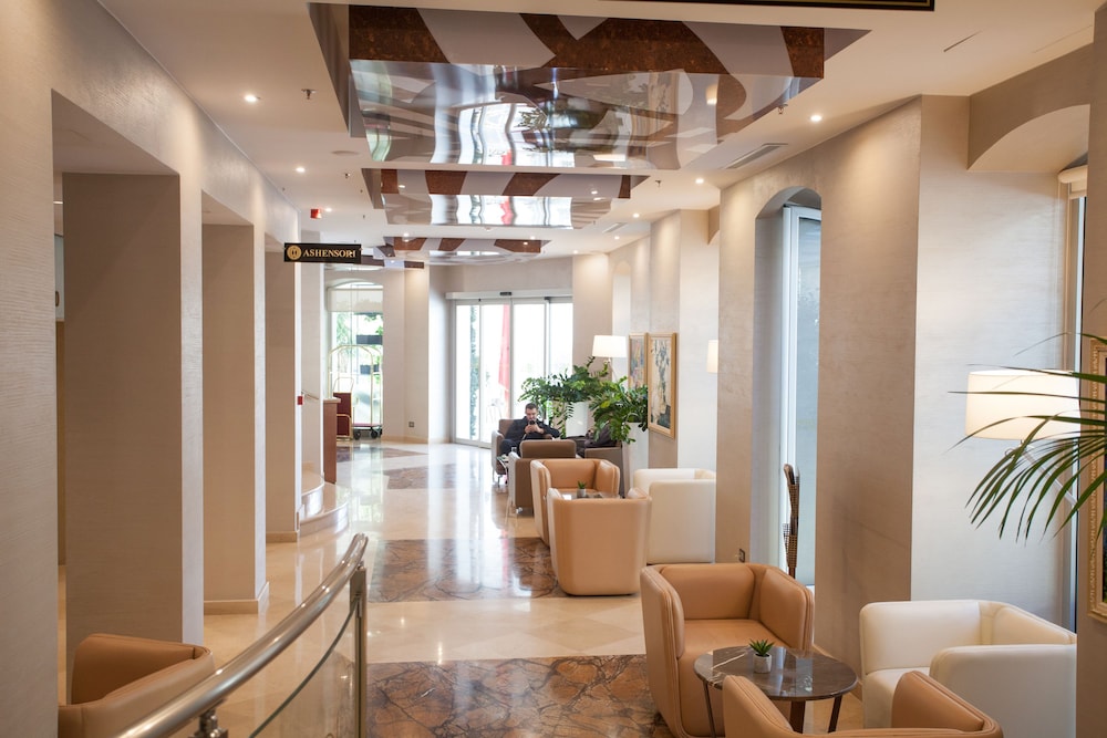 hotel colosseo tirana
