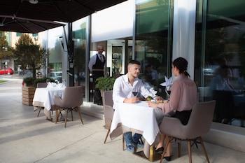 hotel colosseo tirana