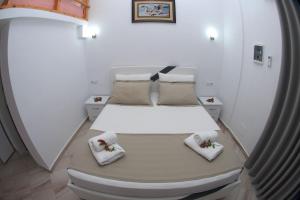 Hotel Chris,Ksamil>>Borsh,3 star
