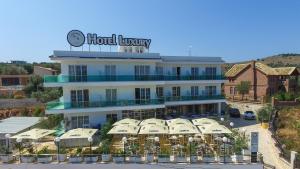 Hotel Luxury,Ksamil>>Borsh,4 star