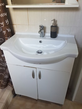 markopoulo mesogaias