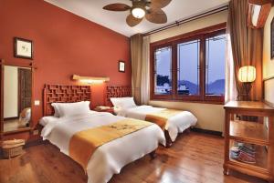 yangshuo village inn