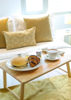 the mini suites eton tower makati