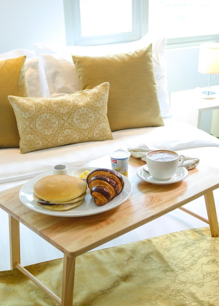 the mini suites eton tower makati