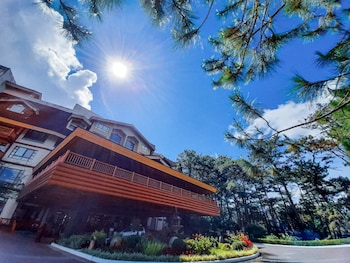 The Forest Lodge At Camp John Hay