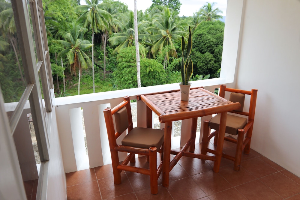 guindulman bay tourist inn
