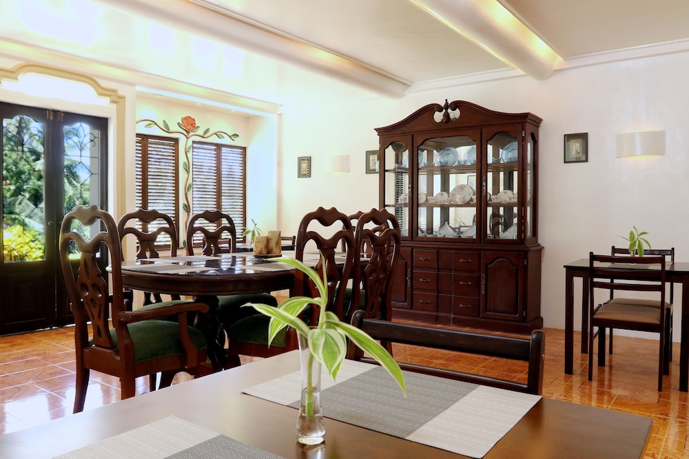 guindulman bay tourist inn