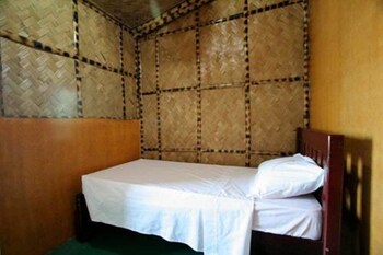 luis bay travellers lodge coron