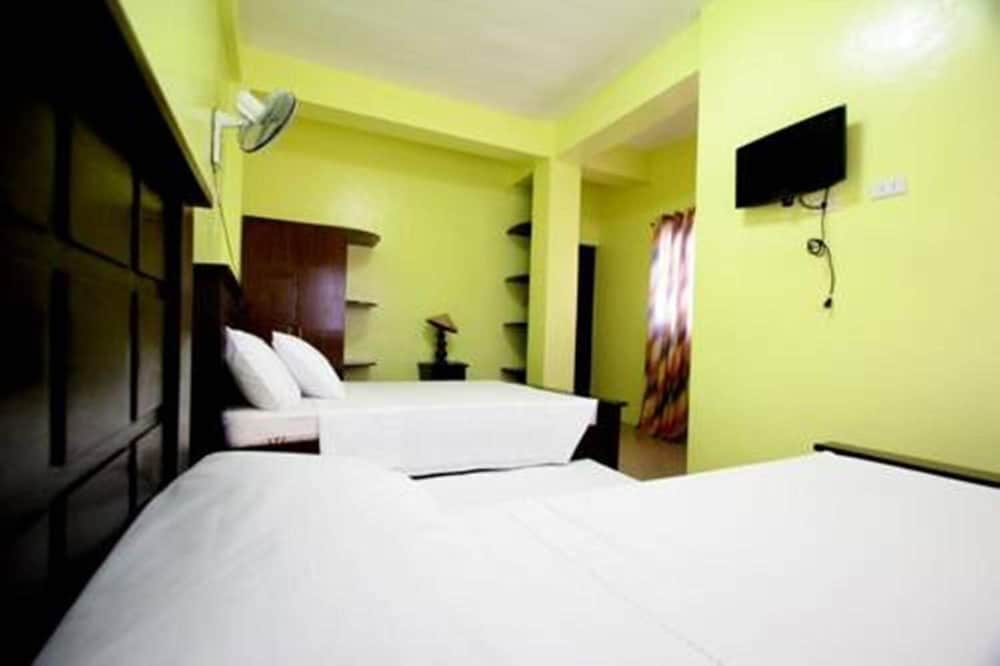 luis bay travellers lodge coron