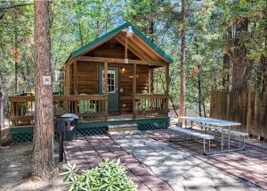 Lazy Z Resort,Mi-Wuk Village>>California,3 star