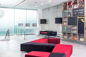 red planet manila bay