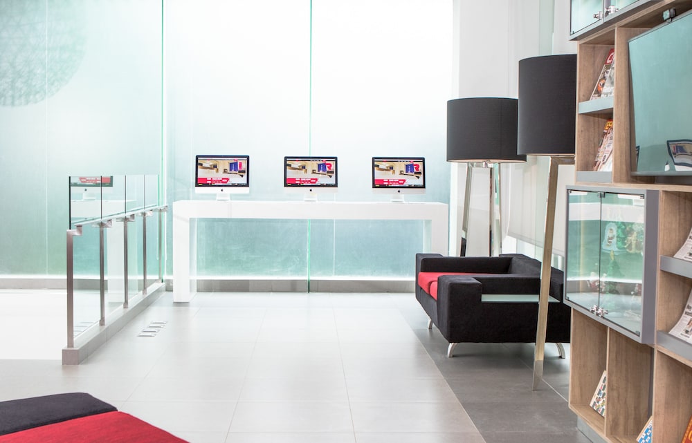 red planet manila bay