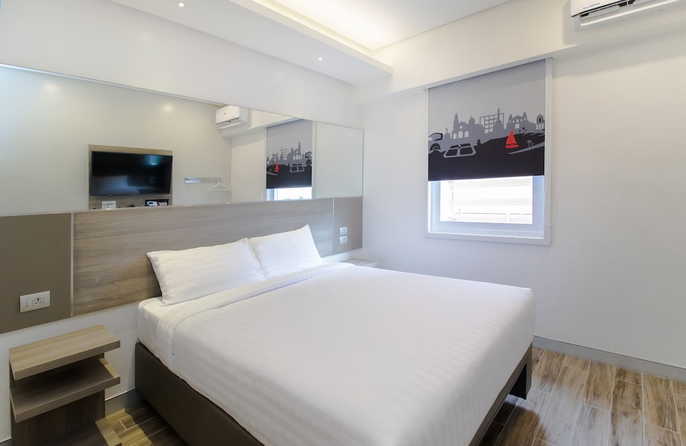 red planet manila bay