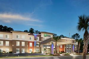 holiday inn express and suites bonifay by ihg