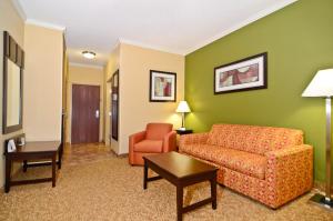 holiday inn express and suites bonifay by ihg