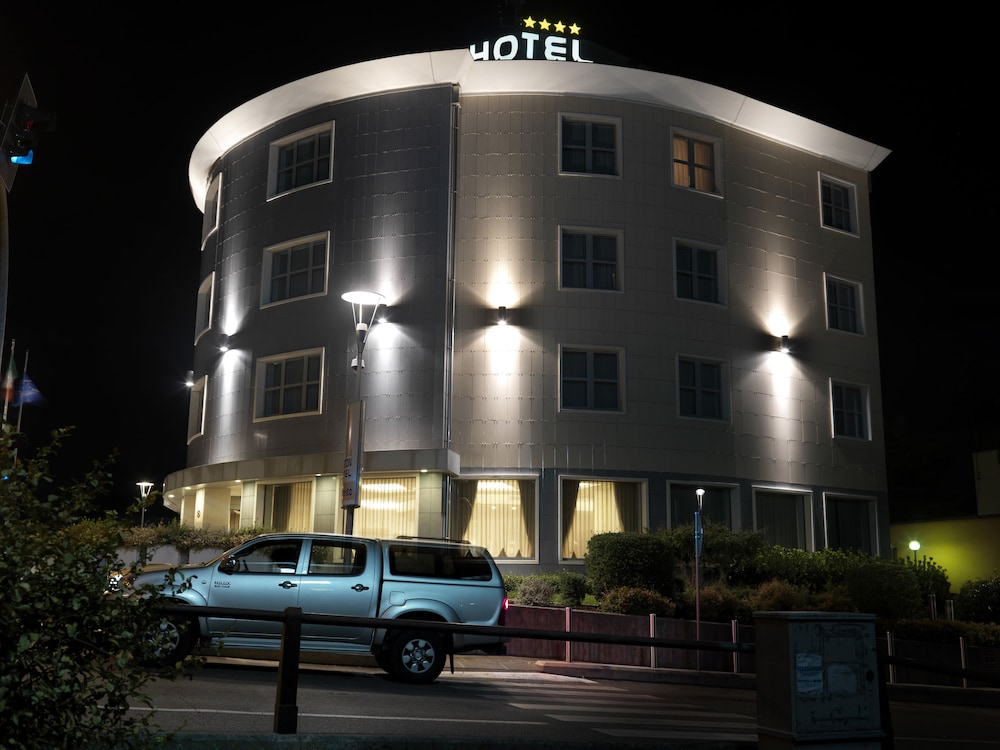 hotel ariston
