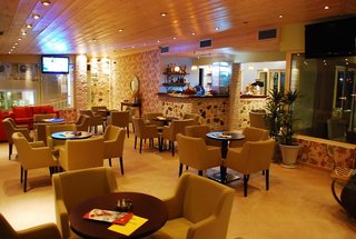 koukounaria hotel and suites