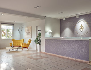koukounaria hotel and suites