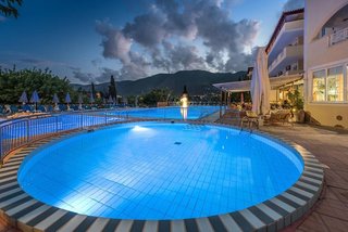 koukounaria hotel and suites