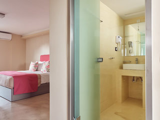 koukounaria hotel and suites
