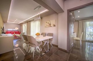 koukounaria hotel and suites