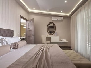 koukounaria hotel and suites