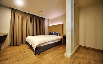 central hotel