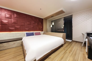 central hotel
