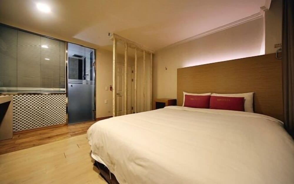central hotel