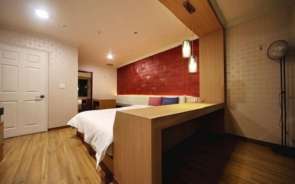 central hotel