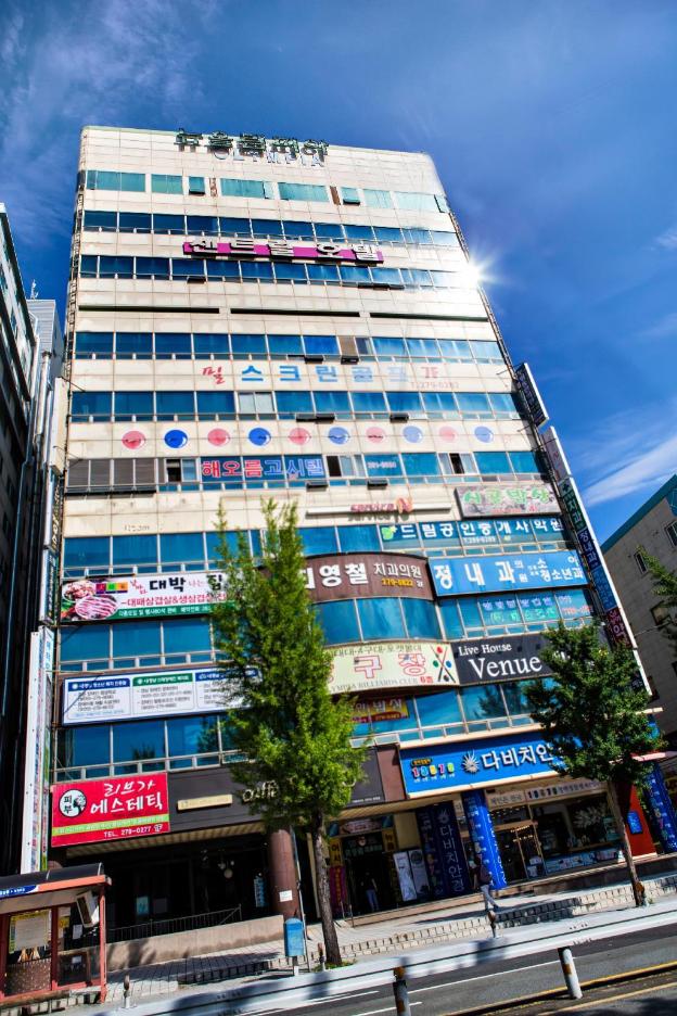 central hotel