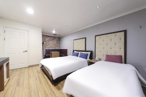 central hotel