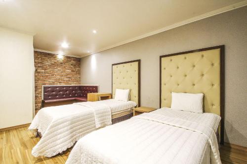 central hotel
